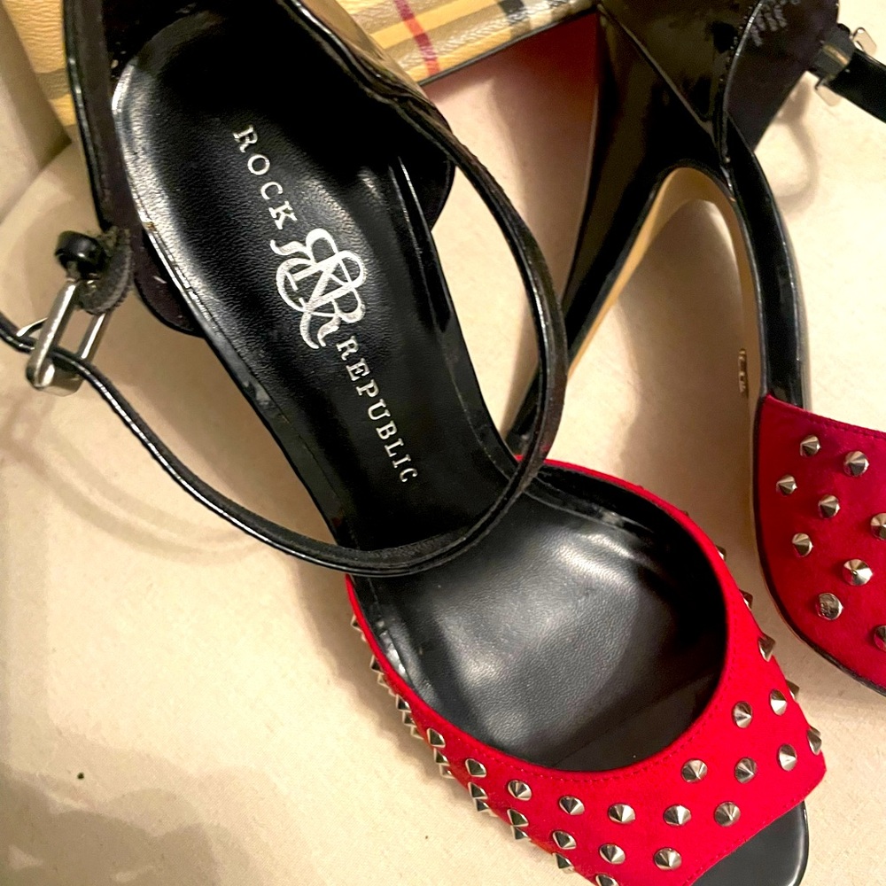 Rock & Republic Studded Platform!